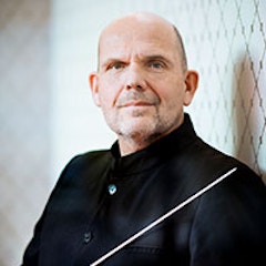 The 63-year old son of father (?) and mother(?) Jaap van Zweden in 2024 photo. Jaap van Zweden earned a  million dollar salary - leaving the net worth at 5 million in 2024