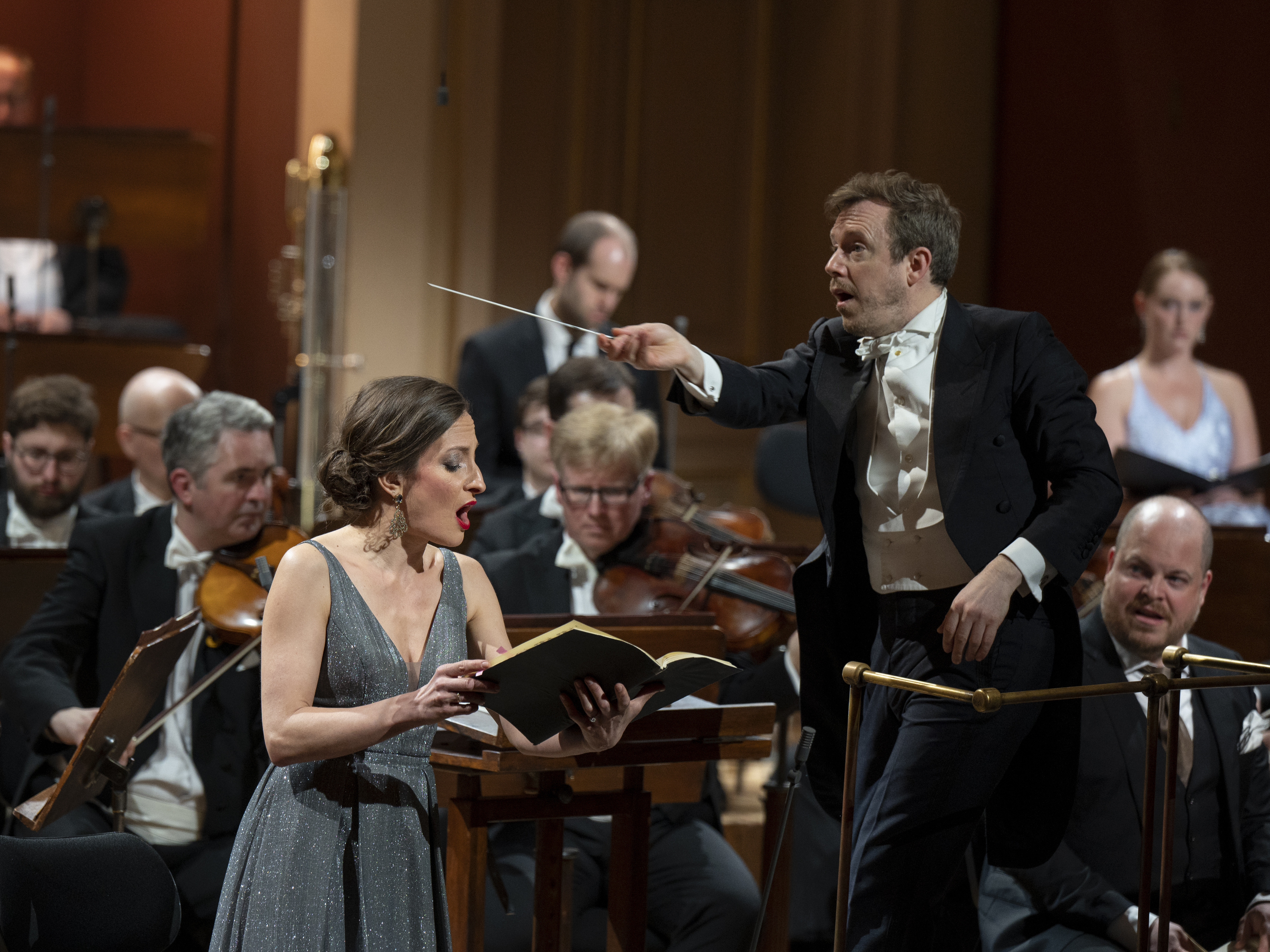 Daniel Harding conducts Schumann's Paradise and the Peri