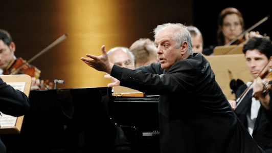 Daniel Barenboim plays and conducts Beethoven's Piano Concerto No. 2