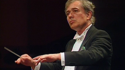 Libor Pešek dirige la Sinfonía n.° 9 «Del Nuevo mundo» de Dvořák