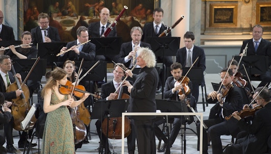 NEW: Sir Simon Rattle conducts Grieg, Mendelssohn and Beethoven — With Vilde Frang