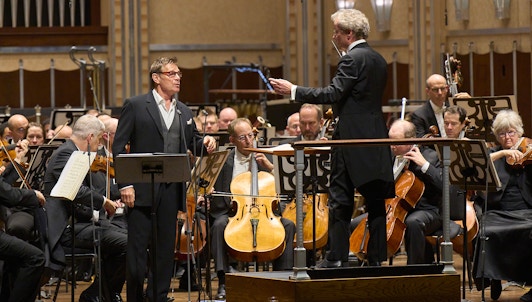 Franz Welser-Möst conducts Mahler — With Simon Keenlyside