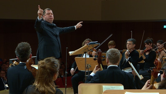 Ivor Bolton dirige Weber, Schubert et Schumann – Avec René Pape
