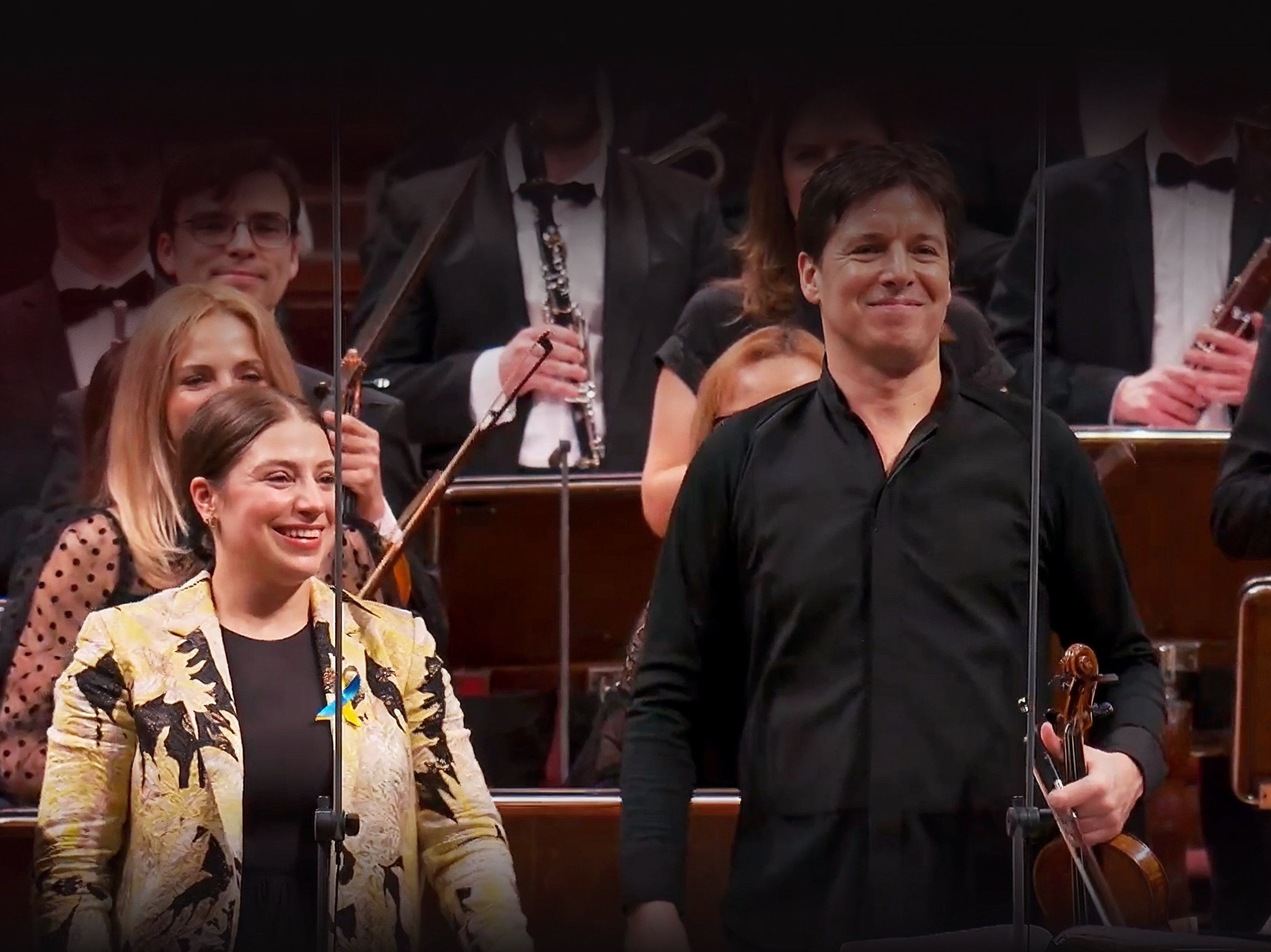 Joshua Bell and Dalia Stasevska in a benefit concert for Ukraine