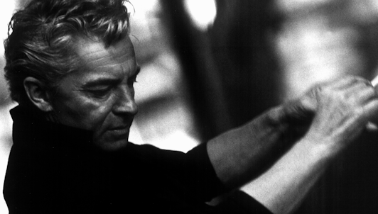 Herbert von Karajan dirige el Divertimento n.° 17 de Mozart