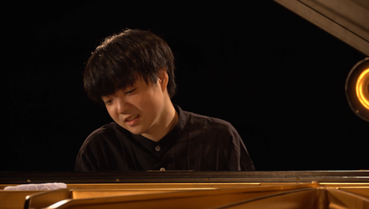 Mao Fujita interprète les sonates pour piano n° 6, 8 et 16 de Mozart