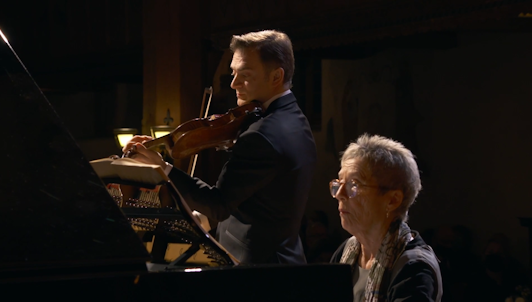 Мария Жуан Пиреш и Рено Капюсон исполняют Моцарта и Бетховена