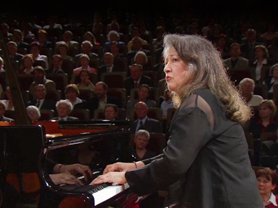 Марта Аргерих играет Фортепианный конферт Шумана
