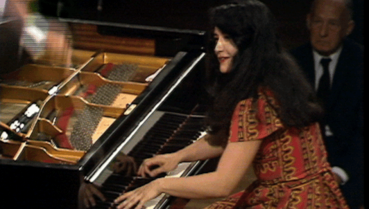 Марта Аргерих играет Концерт для фортепиано № 1 Чайковского