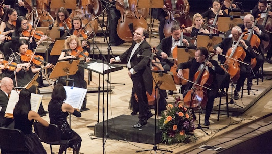 Nayden Todorov conducts Vladigerov and Mendelssohn — With Ludmil Angelov