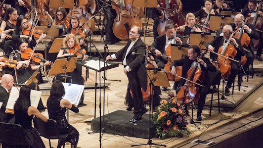 Nayden Todorov conducts Vladigerov and Mendelssohn — With Ludmil Angelov