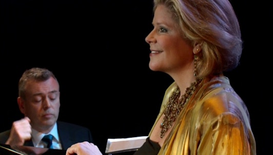Сьюзен Грэм и Малькольм Мартино исполняют французские мелодии