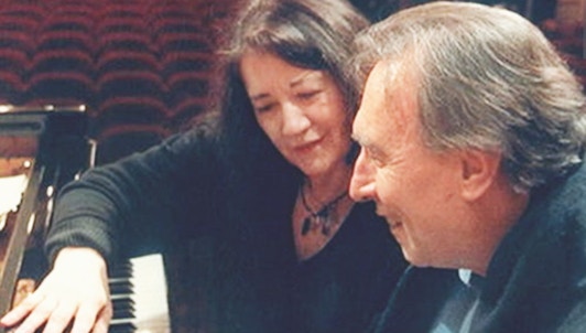 El homenaje de la Filarmónica de París a Claudio Abbado – Con Martha Argerich